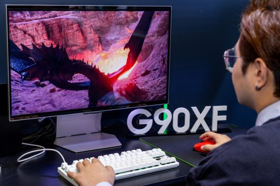 19-【三星玄龙骑士电竞显示器3D G90XF】