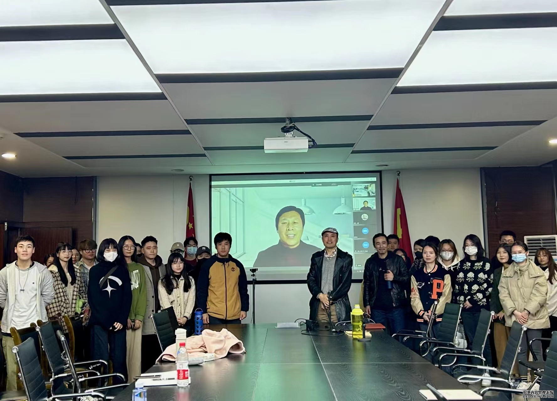 我院甘兴义教授受邀到广西艺术学院做学术讲座