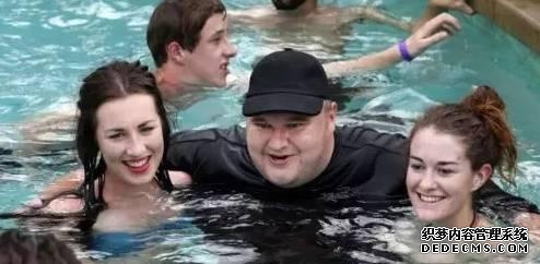 奥巴马和寡姐（两米肥宅靠盗版狂赚1亿5000万美元）(20)