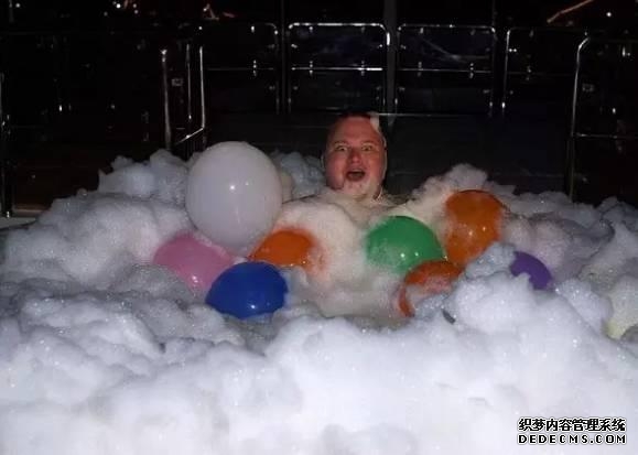 奥巴马和寡姐（两米肥宅靠盗版狂赚1亿5000万美元）(19)