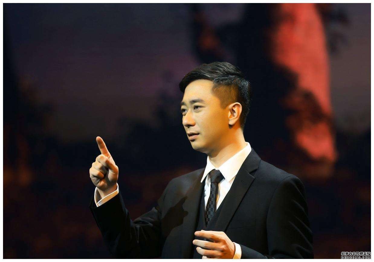 王自健被前妻打进医院8次？前妻硬气否认，那他