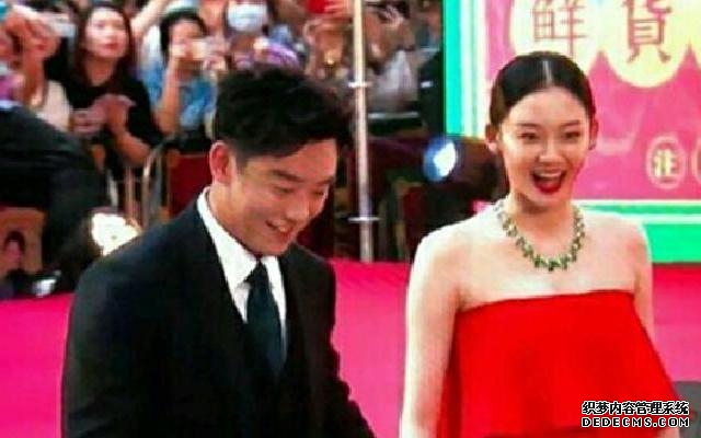 郑恺苗苗婚后首次合体亮相