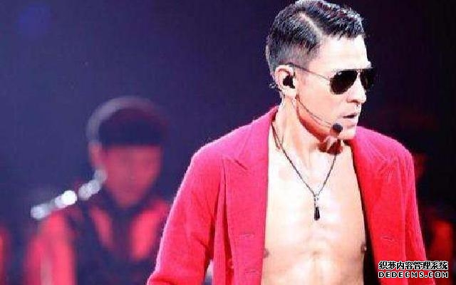 刘德华演唱会首邀妻女到场