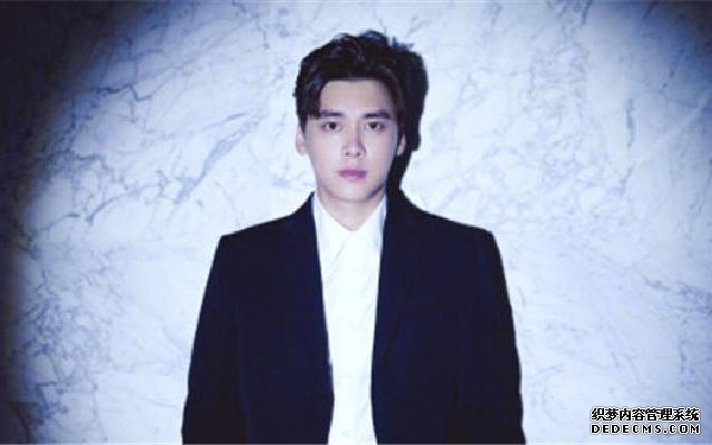 李易峰化身探月迷