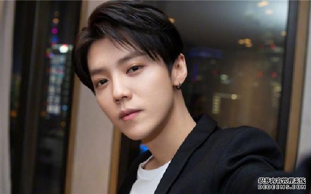 鹿晗回应“我没驼背”