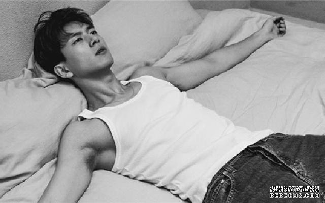 李现曾经出演过鹿晗的mv 