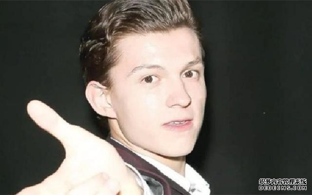 荷兰弟社交媒体晒母鸡 