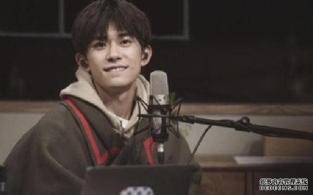 易烊千玺郭麒麟合作说相声 