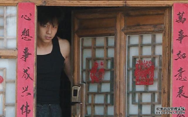 王嘉尔花式叫醒兄弟团