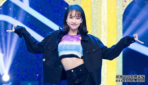 宋茜展示超柔软身体 