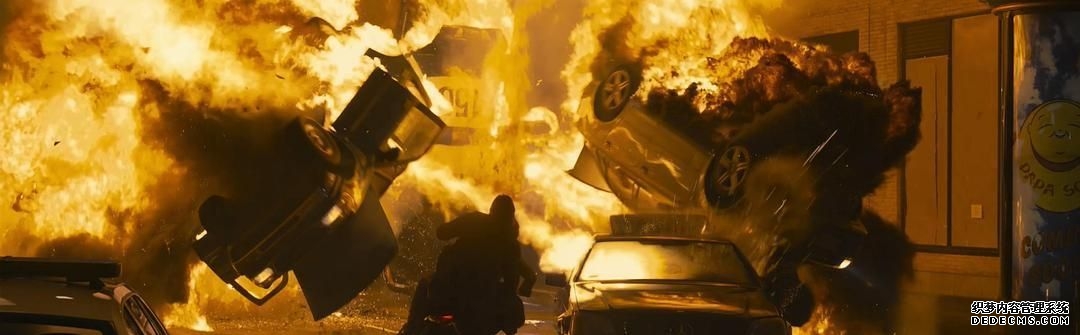 年轻的时候看《黑客帝国》,崇拜的一塌糊涂