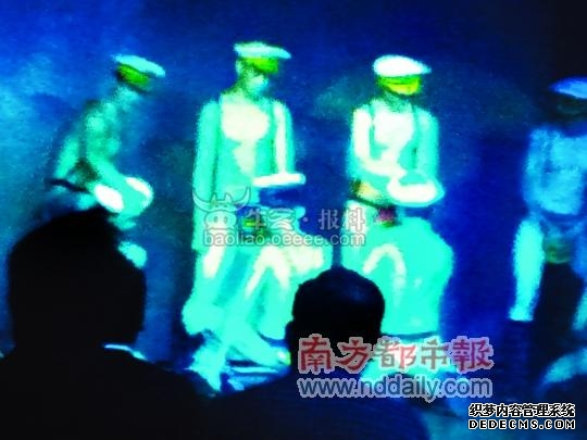 猛男真空露骨表演 深圳“重口味”酒吧真淫乱啊