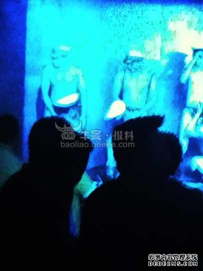 猛男真空露骨表演 深圳“重口味”酒吧真淫乱啊