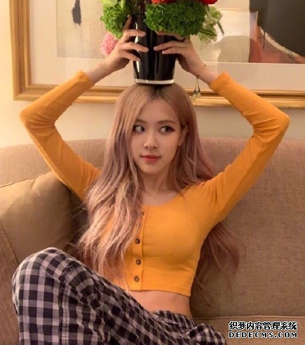 九位女星的少女感私服穿搭参考