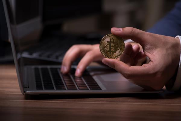 朝鲜黑客涉嫌从美国公司窃取1亿美元的加密货币