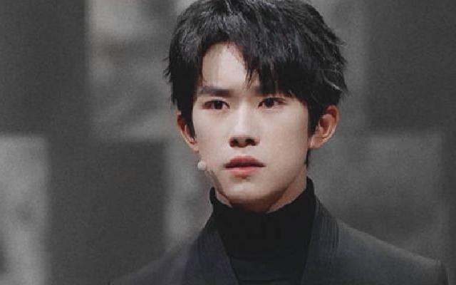 易烊千玺送抗疫粉丝新婚红包  