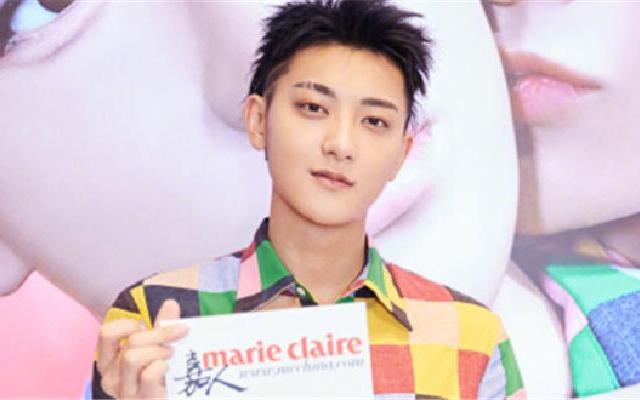 黄子韬谈新戏称是演自己 