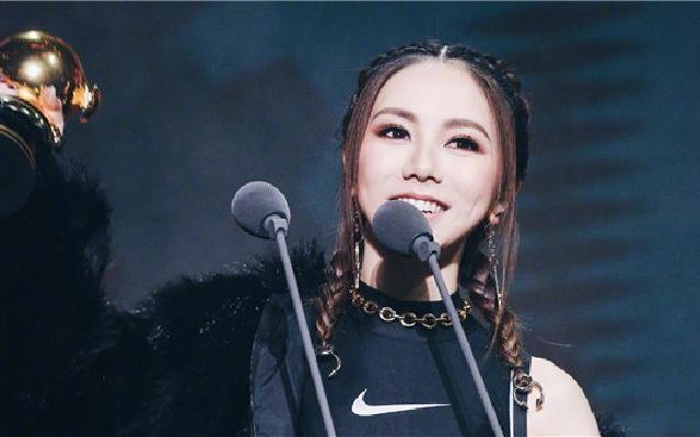 《明日之子4》导师邓紫棋 