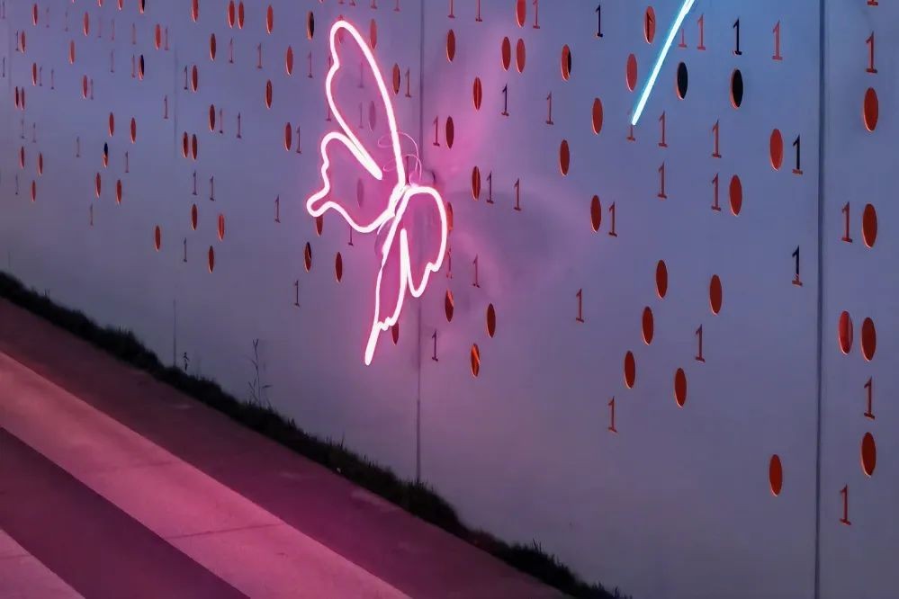 “AR+街区”沉浸式消费 全国首个基于AR眼镜的元