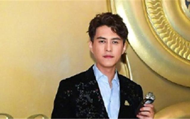 靳东发文为医护人员加油