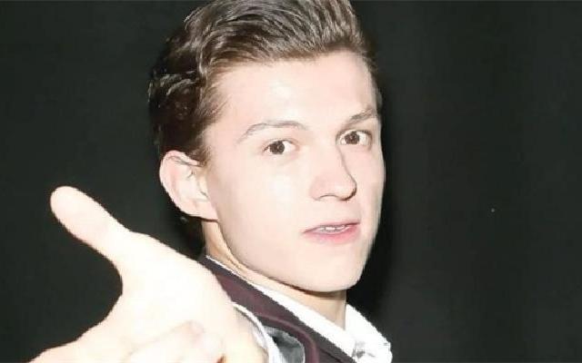 荷兰弟社交媒体晒母鸡