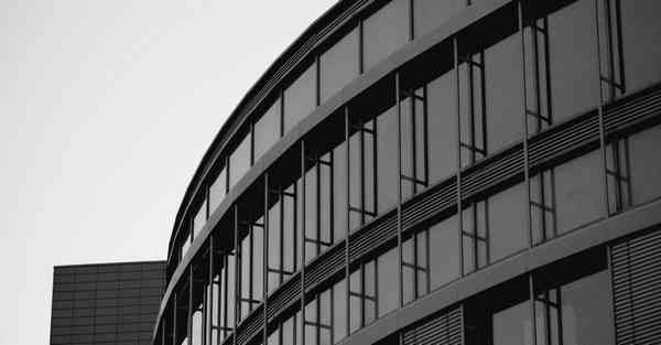 4800元金彭全封闭电动皮卡三轮车(海宝三轮车新款价格)