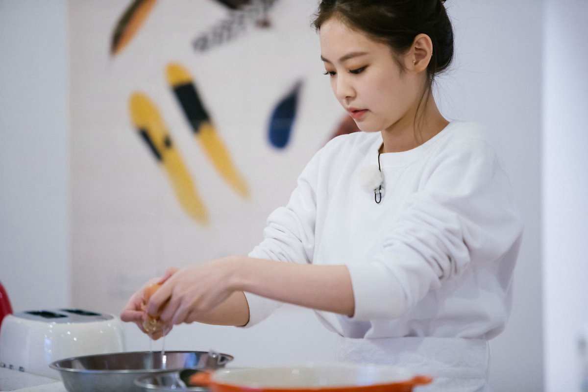 韓女團BLACKPINK的“浪漫滿屋”金智秀金智妮朴彩