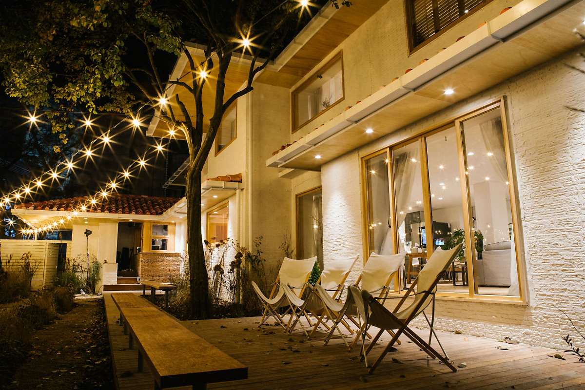 韓女團BLACKPINK的“浪漫滿屋”金智秀金智妮朴彩