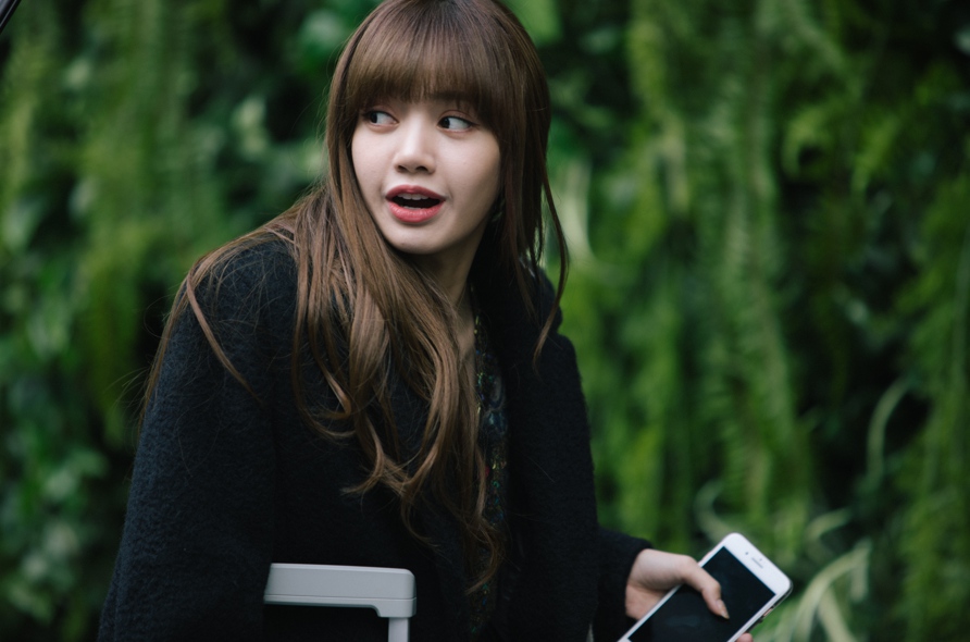 韓女團BLACKPINK的“浪漫滿屋”金智秀金智妮朴彩