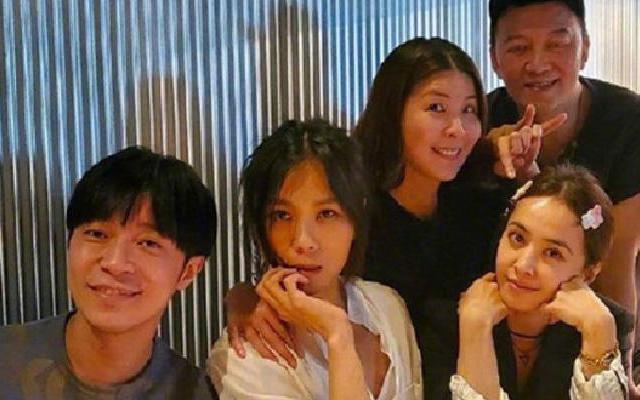 蔡依林吴青峰等好友聚会