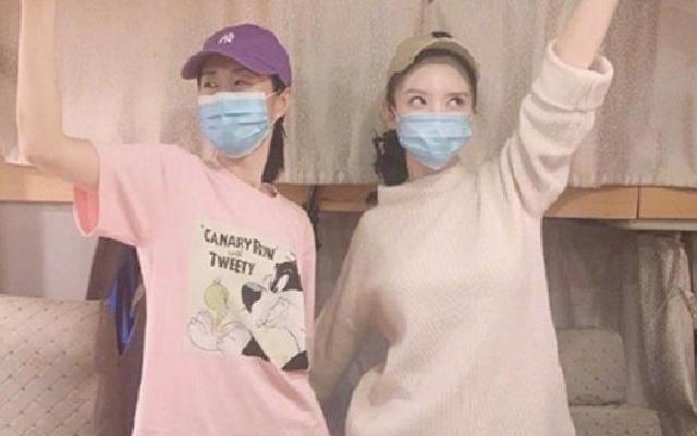 张萌偷师刘敏涛学表情管理