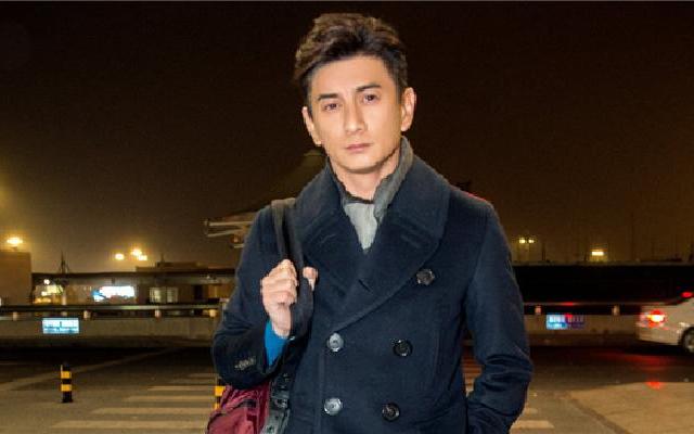 吴奇隆活动婉拒粉丝挽手