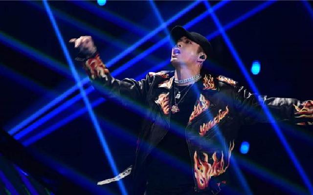 王嘉尔的语言进阶道路