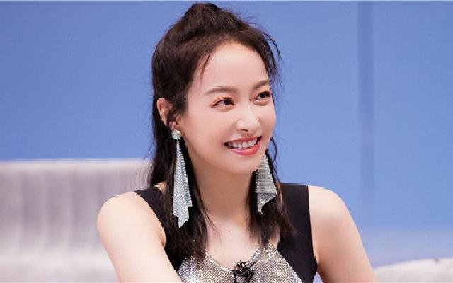 宋茜担任主持人控场专业