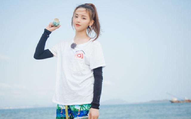 杨超越中餐厅路透曝光 