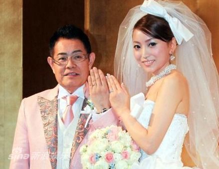 加藤茶与妻子绫菜