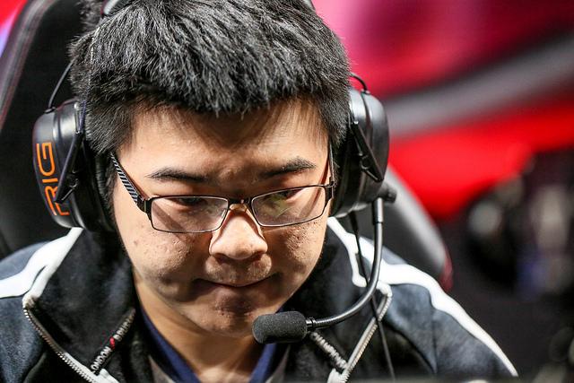 10-1！轮0-3绝境仅Fnatic逆袭 LPL两头牌都阵亡