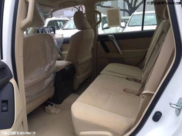 18款丰田霸道2700中东版7座SUV最新实拍