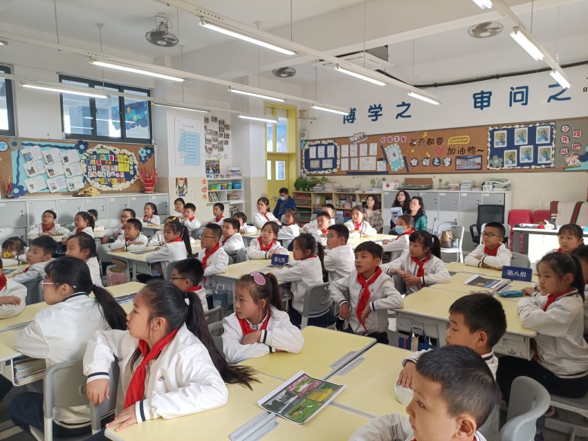 精品课录制现场。成都市生态环境宣传教育与对外交流合作中心供图