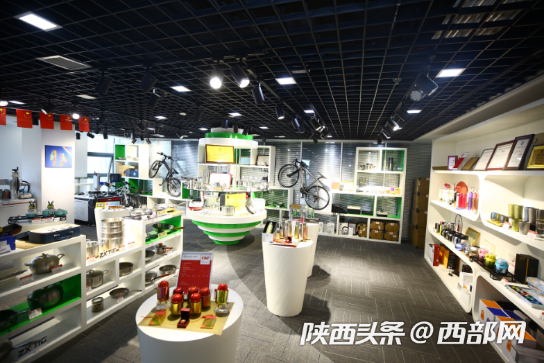 正在上传... c1a0bf9984adb2b155eb34df7386e38b.png