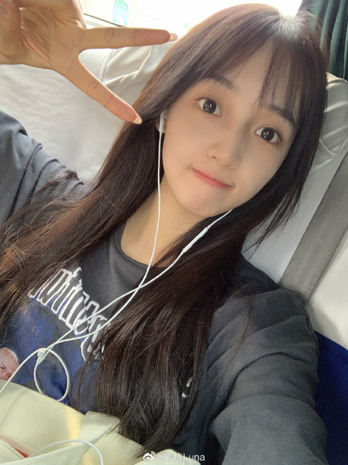 鹿依luna是谁多大真名叫什么 抖音鹿依luna个人资料微博地址