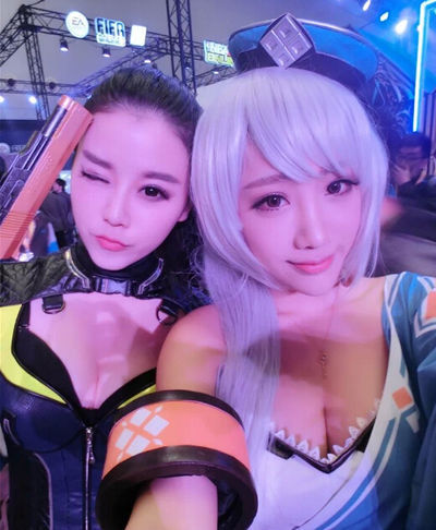 穿越火线CF性感Coser王任秋子