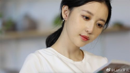 潘玮柏老婆luna宣云微博个人资料介绍 空姐luna宣云私房照