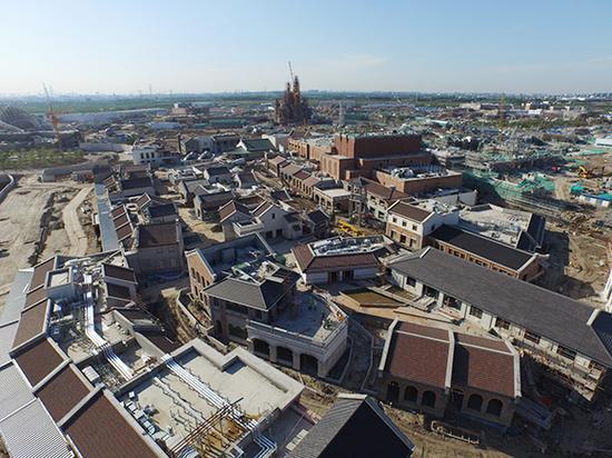 在建中的迪士尼小镇