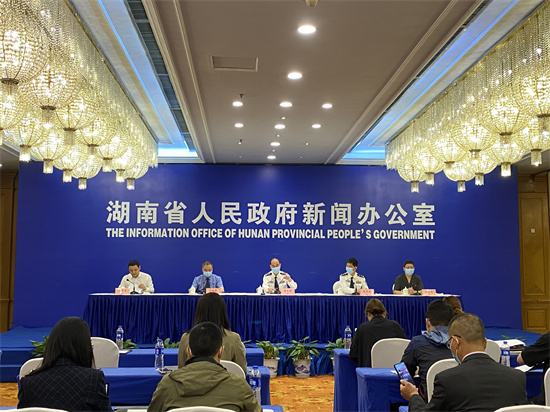 发布会现场。吴茜薇摄