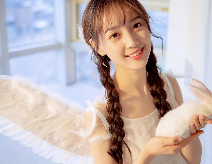 吴亦凡女友鹿依luna