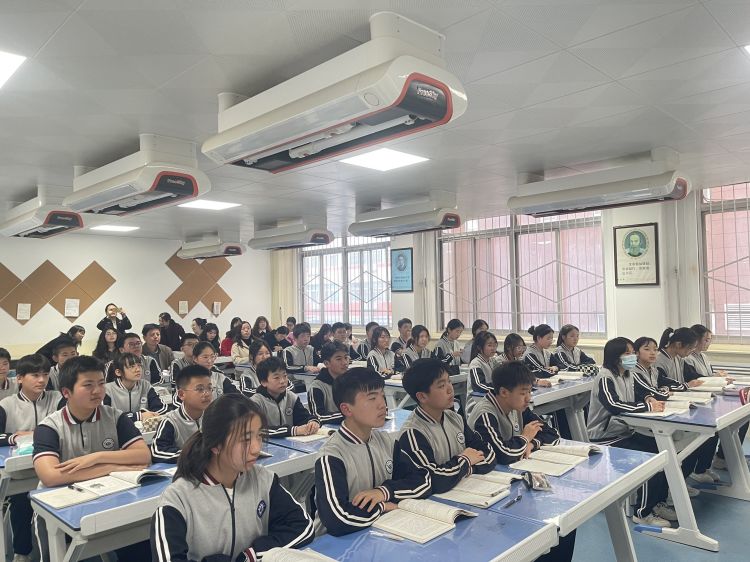 简篇-理念浸润课堂 展示研磨提升——西安市育才中学“名校+”共同体开展大单元教学设计陈述展示赛教活动