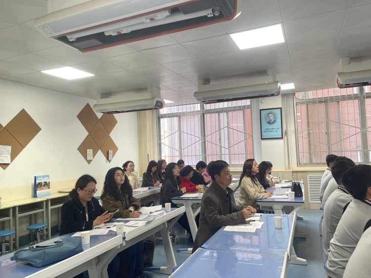 简篇-理念浸润课堂 展示研磨提升——西安市育才中学“名校+”共同体开展大单元教学设计陈述展示赛教活动